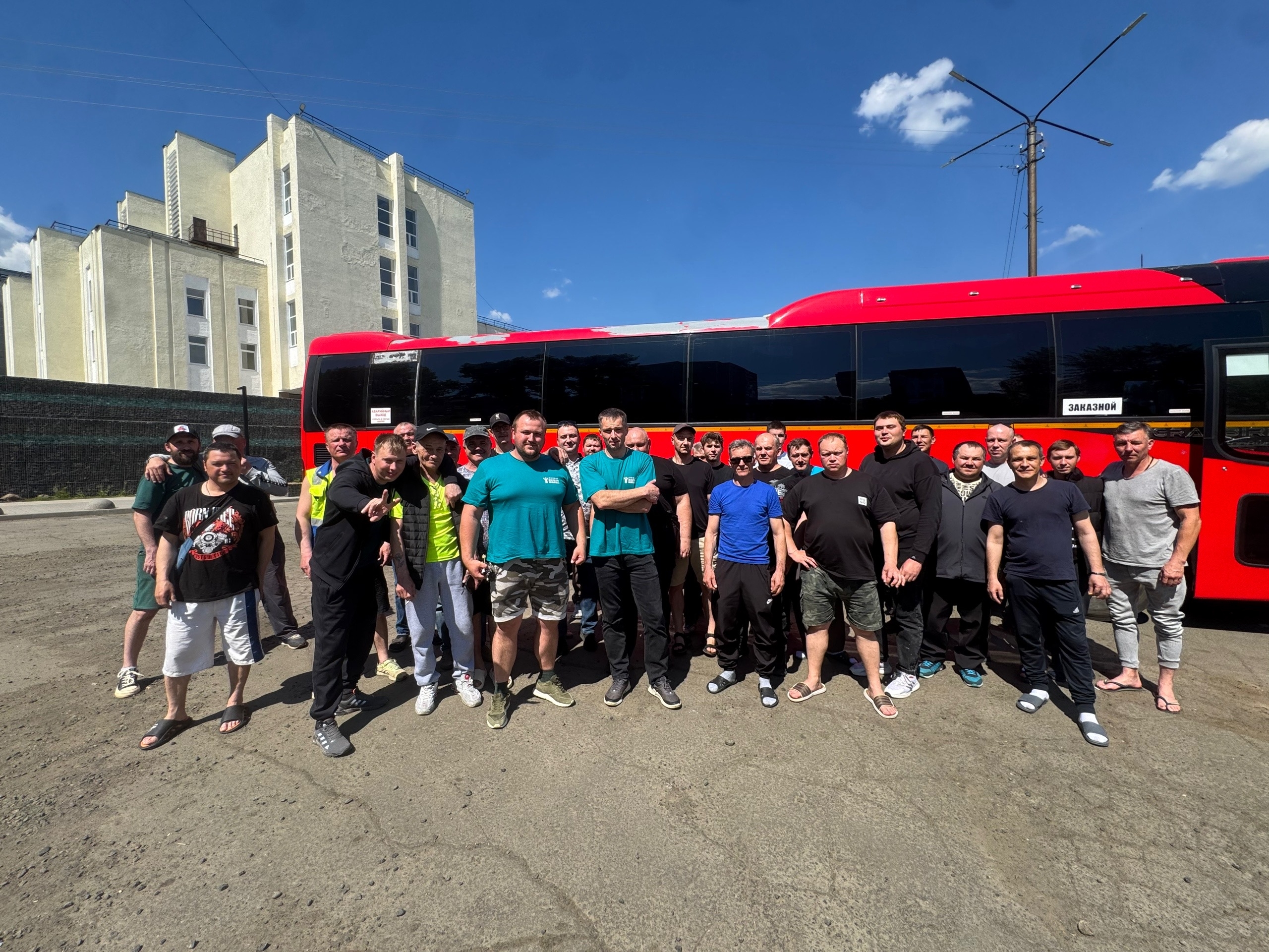 Команда Центрспецремонт на производственном объекте